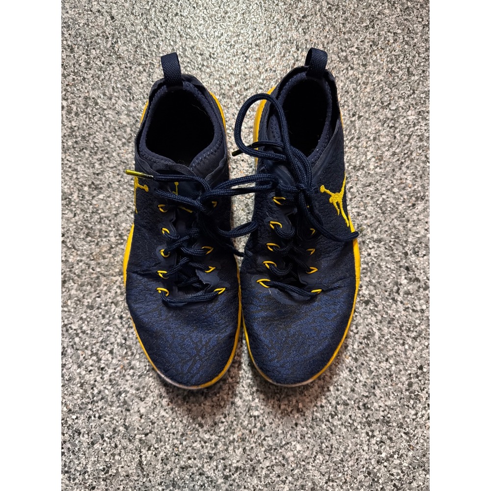 Jordan Trainer ST Michigan Navy Blue Yellow 845403-415 Mens Size 10